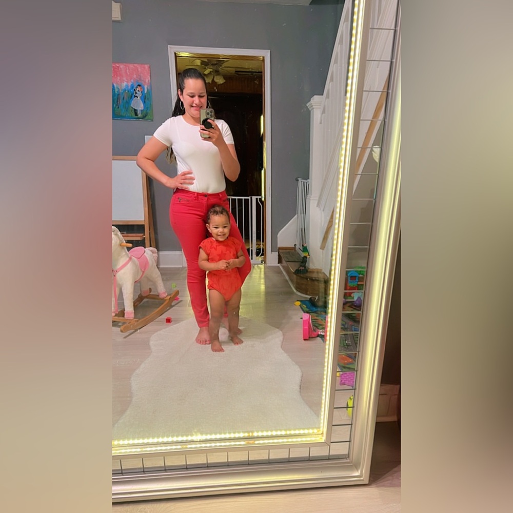 🏝️☀️🇺🇸 I’m live come hang out! Meet your Posher, Raymeilys! - Picture 5 of 7